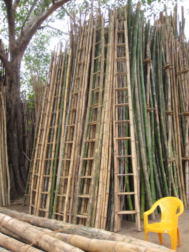 28-Bamboo ladders.jpg - Bamboo ladders